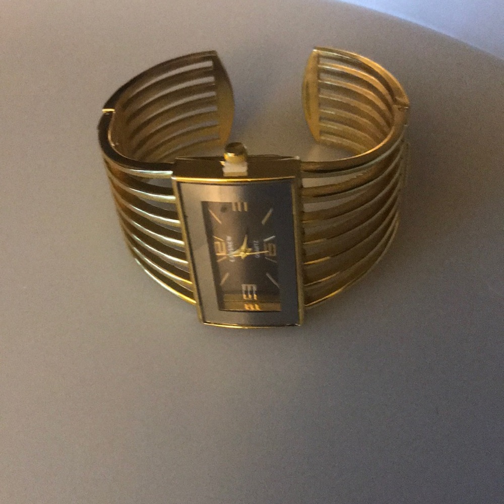 Fashion bracelet watch